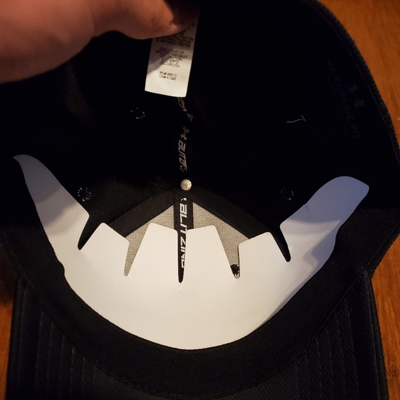 NWT Under Armour Men's Hat - Picture 5 of 6